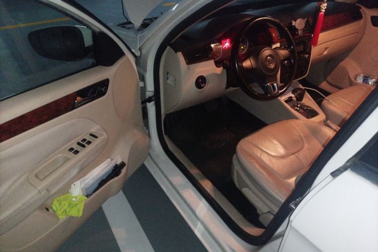 Used Volkswagen Bora 2012 1.6L Automatic Comfort Edition Driver Seat