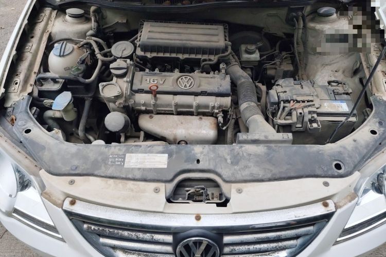 Used Volkswagen Bora 2012 1.6L Manual Fashion Edition Engine Bay