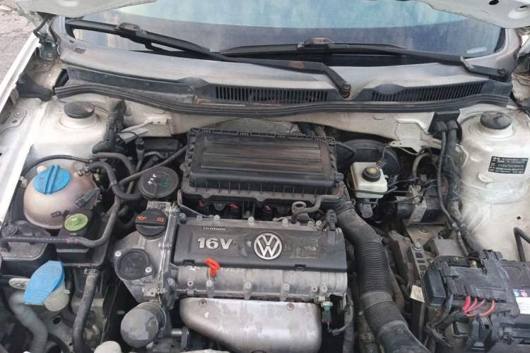 Used Volkswagen Bora 2012 1.6L Automatic Fashion Edition Engine Bay
