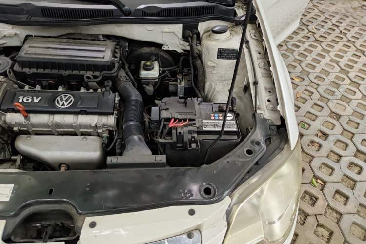 Used Volkswagen Bora 2012 1.6L Manual Fashion Edition Engine Bay Left