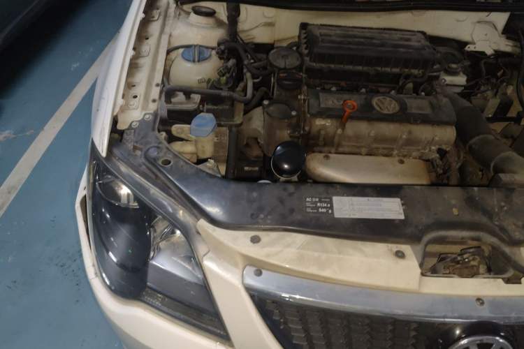 Used Volkswagen Bora 2012 1.6L Automatic Comfortable Value Edition Engine Bay Right