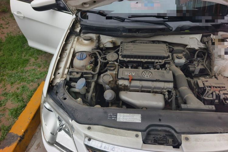 Used Volkswagen Bora 2012 1.6L Automatic Fashion Edition Engine Bay Right