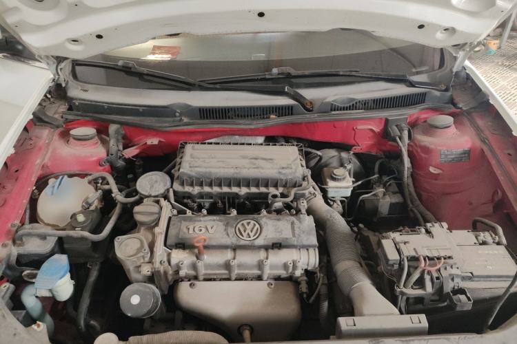 Used Volkswagen Bora 2012 1.6L Automatic Fashion Edition Engine Bay