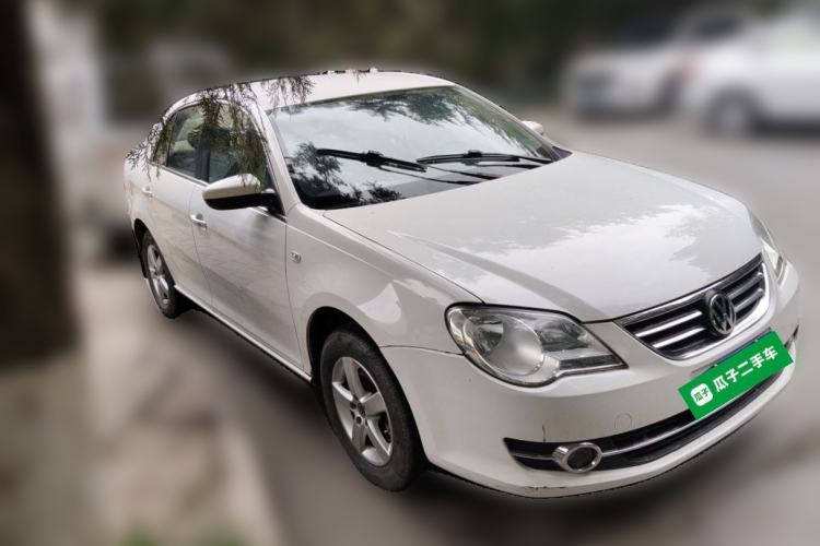 Used Volkswagen Bora 2012 1.6L Automatic Fashion Edition Front Right 45 Deg