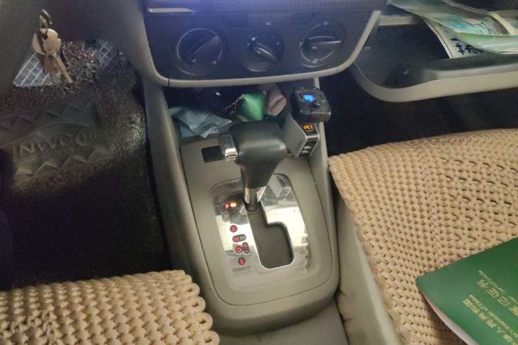 Used Volkswagen Bora 2012 1.6L Automatic Fashion Edition Gear Lever