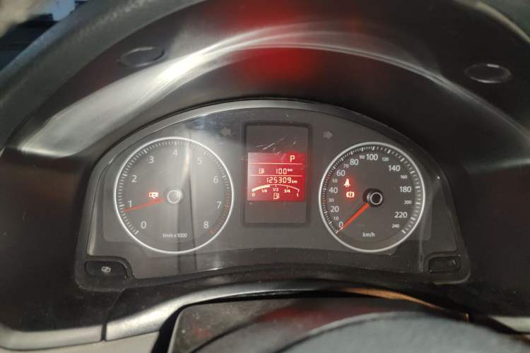 Used Volkswagen Bora 2012 1.6L Automatic Comfortable Value Edition Instrument Cluster