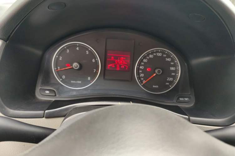 Used Volkswagen Bora 2012 1.6L Manual Fashion Edition Instrument Cluster