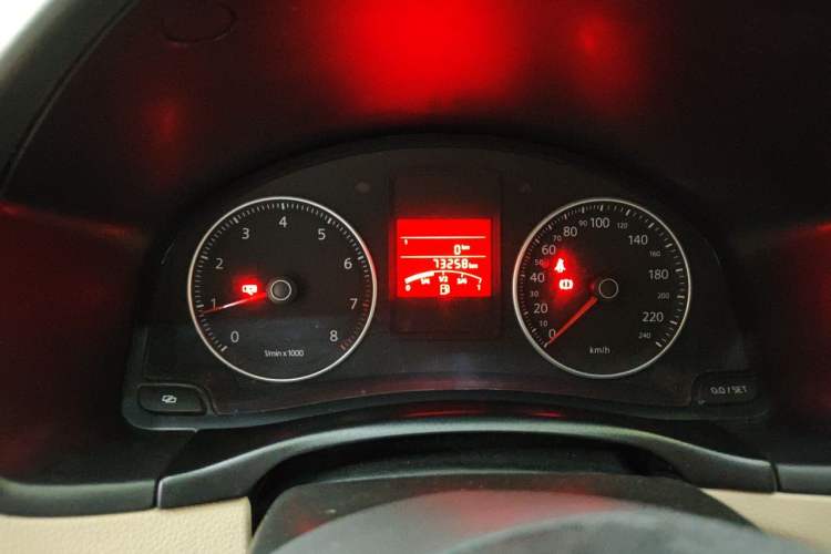Used Volkswagen Bora 2012 1.6L Manual Fashion Edition Instrument Cluster