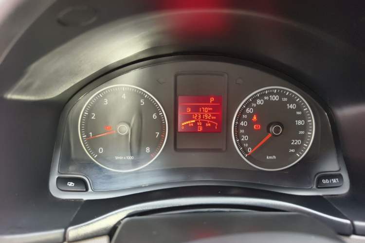 Used Volkswagen Bora 2012 1.6L Automatic Fashion Edition Odometer Close Up