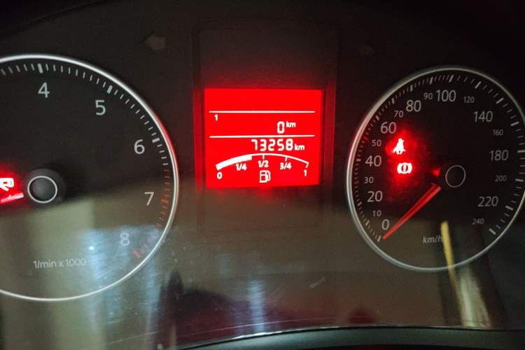 Used Volkswagen Bora 2012 1.6L Manual Fashion Edition Odometer Close Up