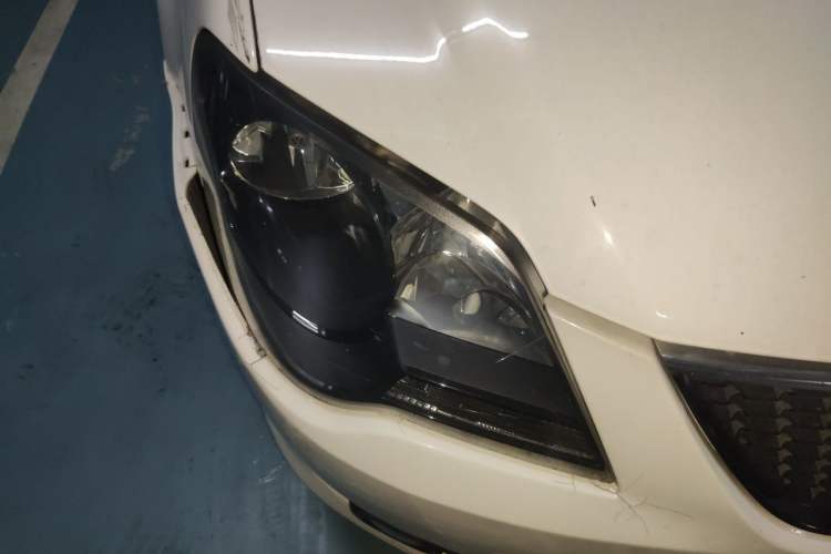 Used Volkswagen Bora 2012 1.6L Automatic Comfortable Value Edition Right Front Headlight