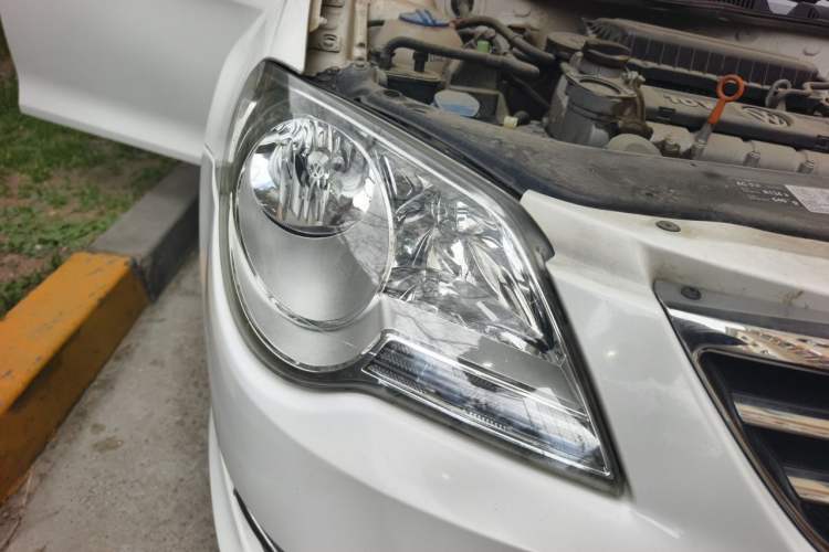 Used Volkswagen Bora 2012 1.6L Automatic Fashion Edition Right Front Headlight