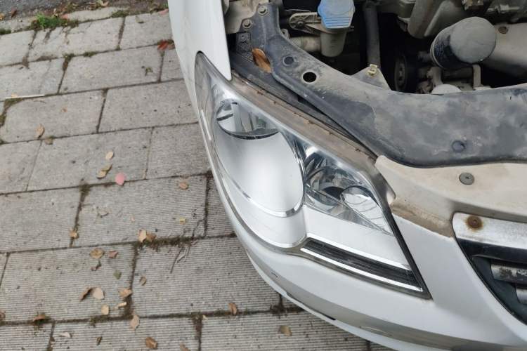 Used Volkswagen Bora 2012 1.6L Manual Fashion Edition Right Front Headlight