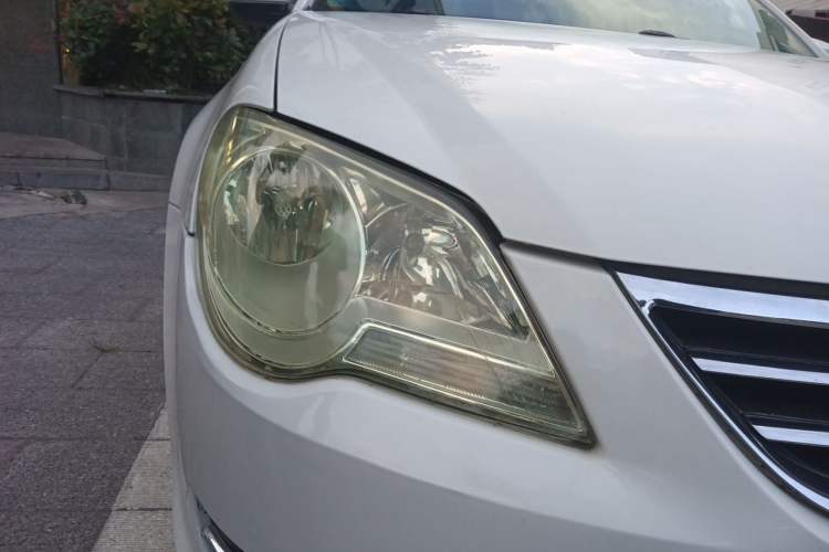 Used Volkswagen Bora 2012 1.6L Automatic Fashion Edition Right Front Headlight