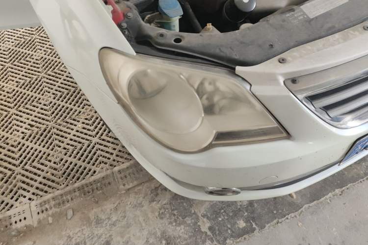 Used Volkswagen Bora 2012 1.6L Automatic Fashion Edition Right Front Headlight
