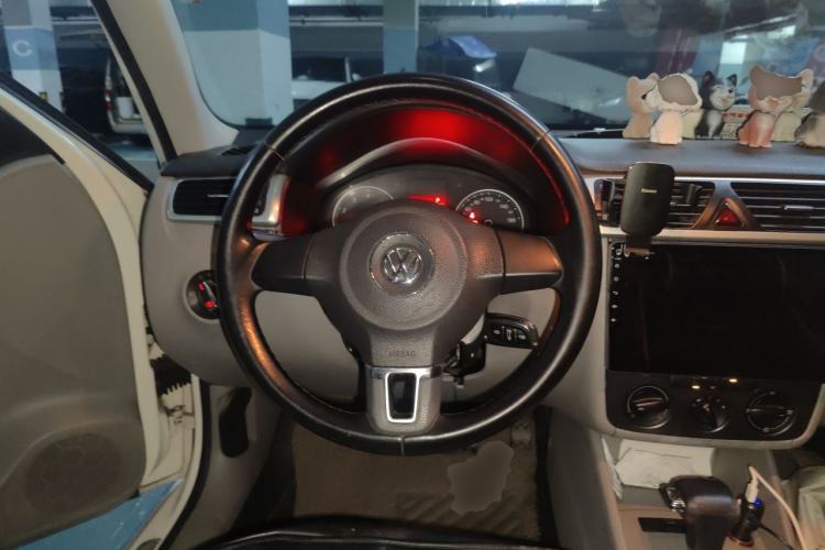 Used Volkswagen Bora 2012 1.6L Automatic Comfortable Value Edition Steering Wheel