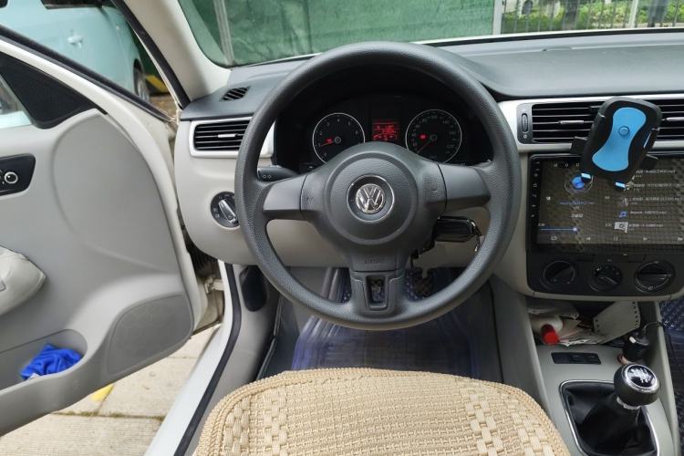Used Volkswagen Bora 2012 1.6L Manual Fashion Edition Steering Wheel