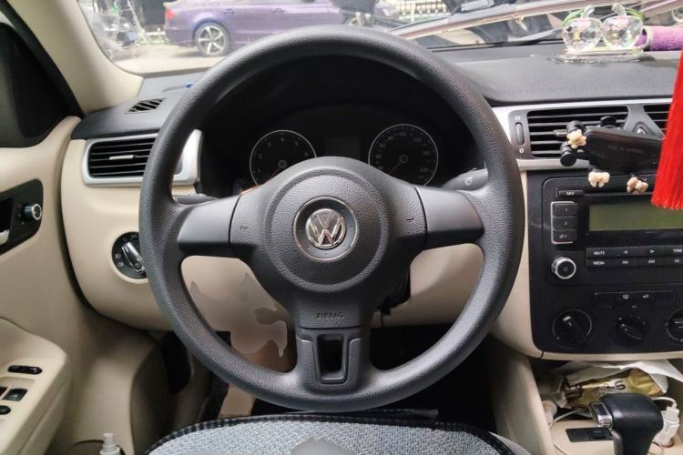 Used Volkswagen Bora 2012 1.6L Automatic Fashion Edition Steering Wheel