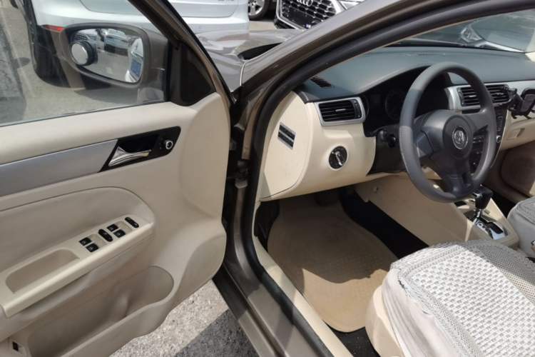 Used Volkswagen Bora 2012 1.6L Automatic Fashion Edition Driver Seat