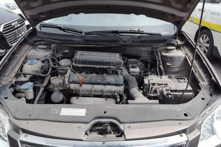 Used Volkswagen Bora 2012 1.6L Automatic Fashion Edition Engine Bay