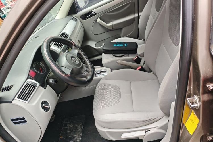 Used Volkswagen Bora 2012 1.6L Automatic Fashion Edition Left Front Seat