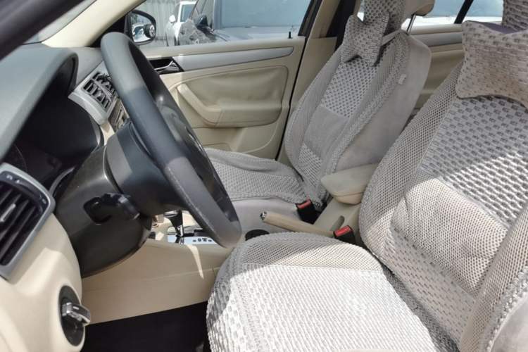 Used Volkswagen Bora 2012 1.6L Automatic Fashion Edition Left Front Seat