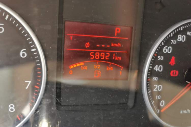Used Volkswagen Bora 2012 1.6L Automatic Fashion Edition Odometer Close Up