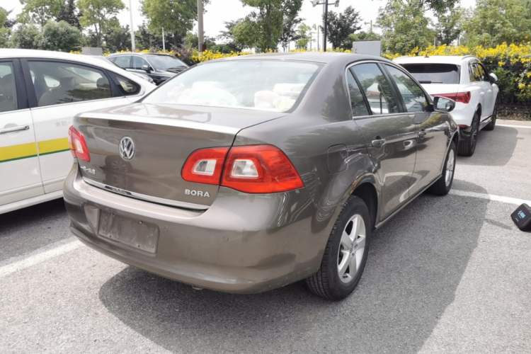Used Volkswagen Bora 2012 1.6L Automatic Fashion Edition Rear Right 45 Deg