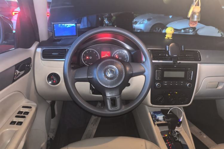 Used Volkswagen Bora 2012 1.6L Automatic Fashion Edition Steering Wheel