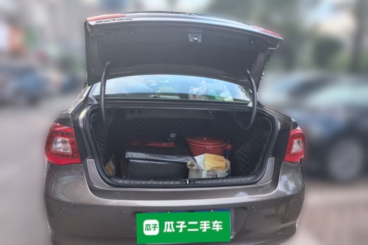 Used Volkswagen Bora 2012 1.6L Automatic Fashion Edition Trunk