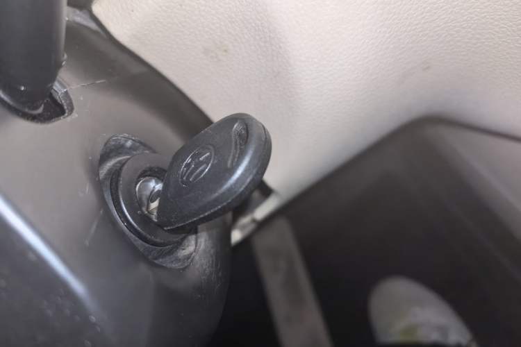 Used Volkswagen Bora 2012 1.6L Automatic Fashion Edition Vehicle Key