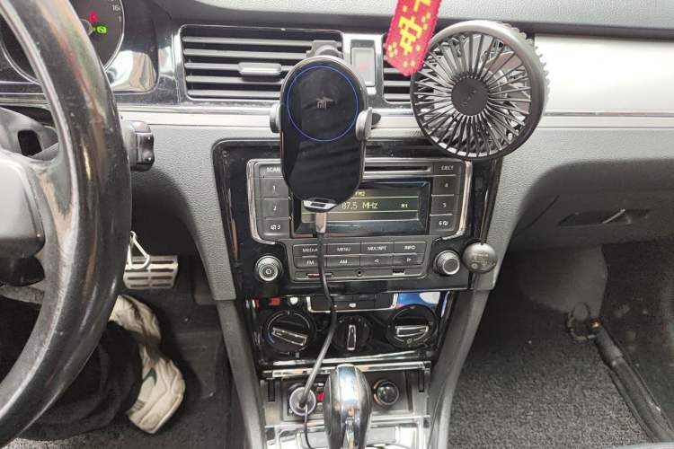 Used Volkswagen Bora 2013 1.6L Automatic Comfort Model Audio And AC Panel