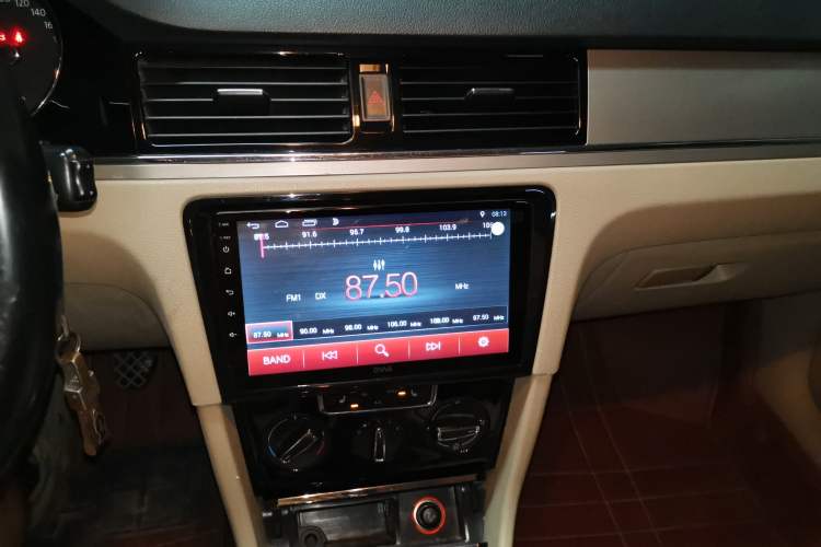 Used Volkswagen Bora 2013 1.6L Manual Comfort Model Audio And AC Panel