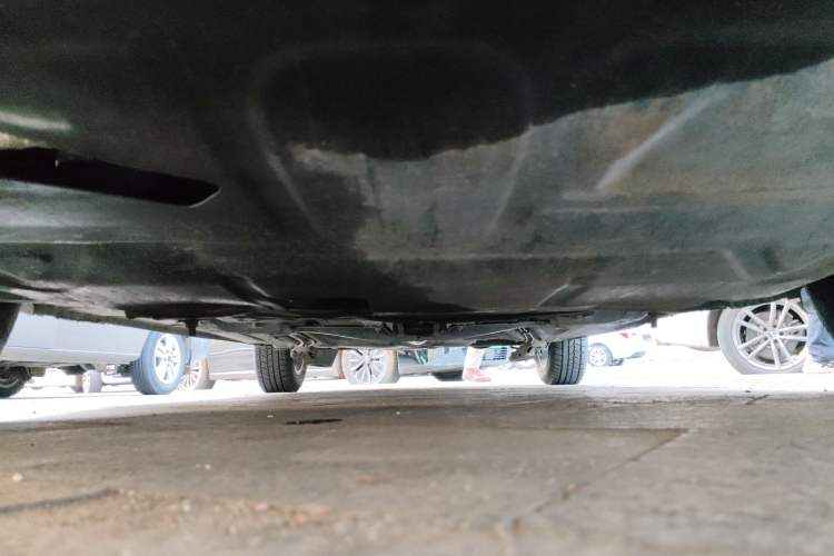 Used Volkswagen Bora 2013 1.6L Manual Fashion Edition Chassis Front
