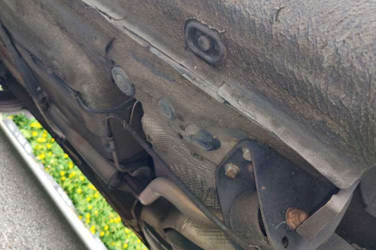 Used Volkswagen Bora 2013 1.6L Manual Comfort Model Chassis Rear Left