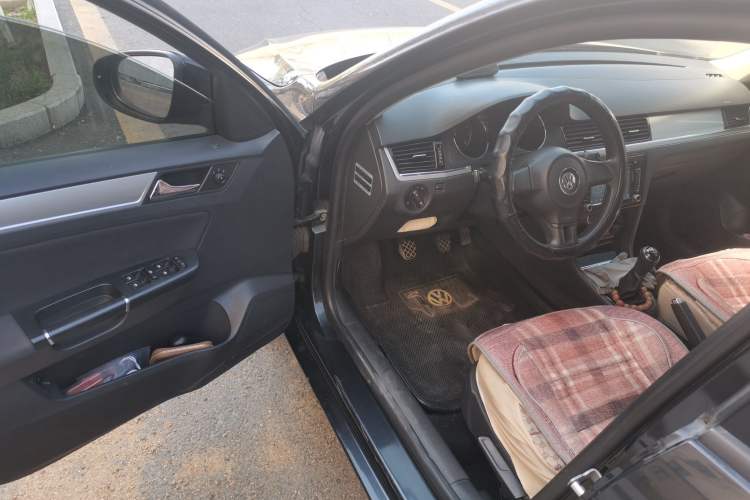 Used Volkswagen Bora 2013 1.6L Manual Fashion Edition Driver Seat