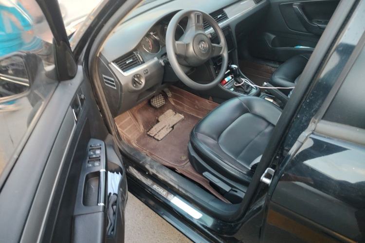Used Volkswagen Bora 2013 1.6L Automatic Fashion Model Driver Seat