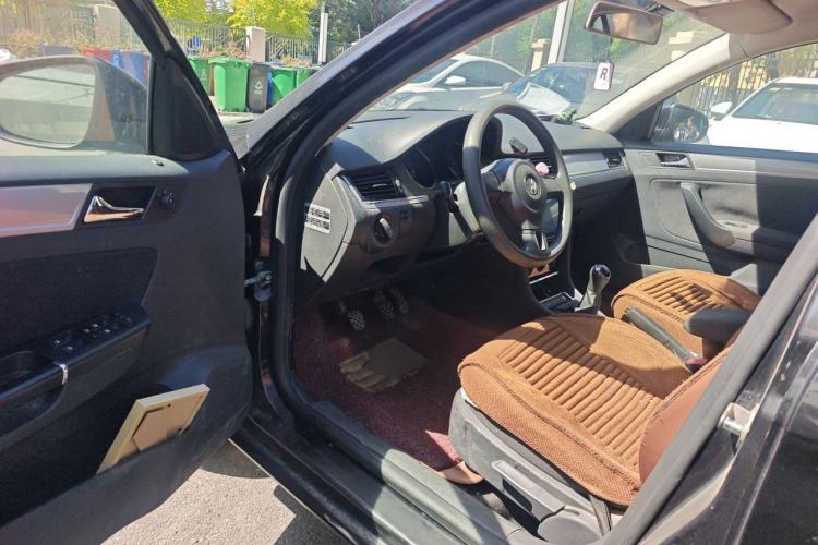 Used Volkswagen Bora 2013 1.6L Manual Fashion Edition Driver Seat