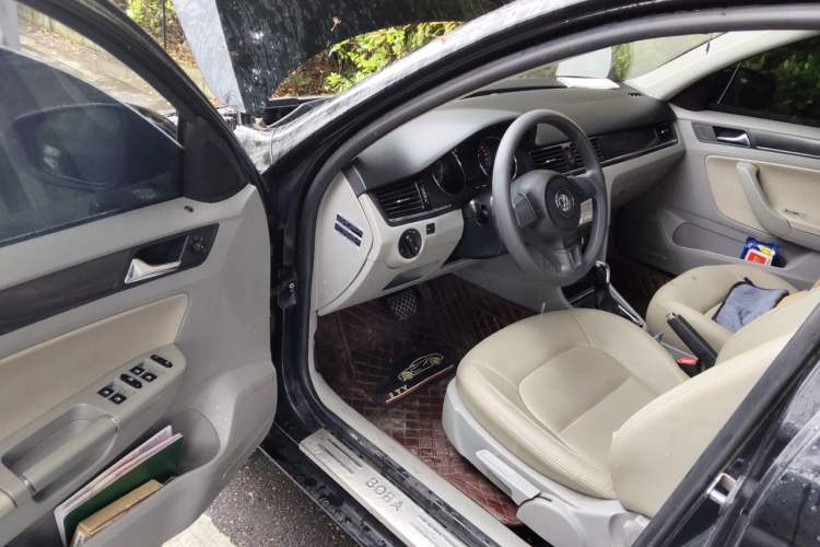 Used Volkswagen Bora 2013 1.6L Automatic Fashion Model Driver Seat