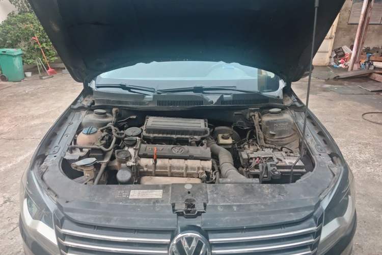 Used Volkswagen Bora 2013 1.6L Automatic Fashion Model Engine Bay