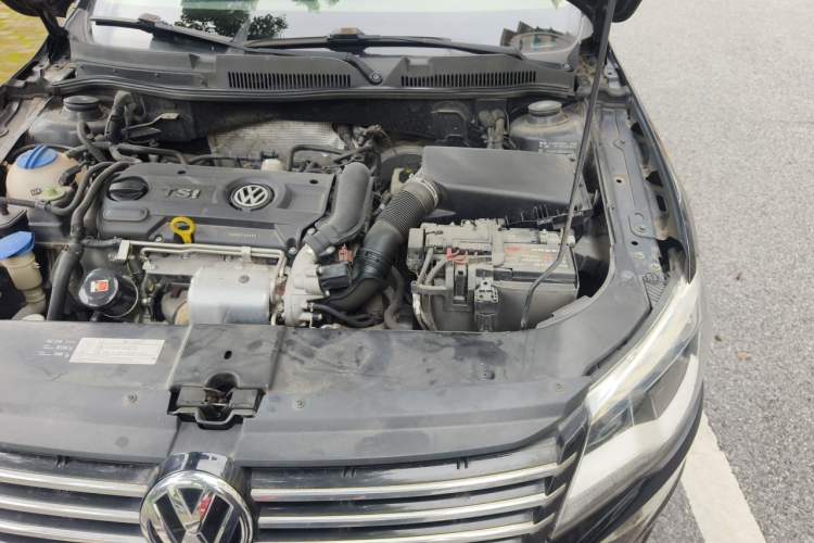Used Volkswagen Bora 2013 1.4T Automatic Luxury Model Engine Bay Left