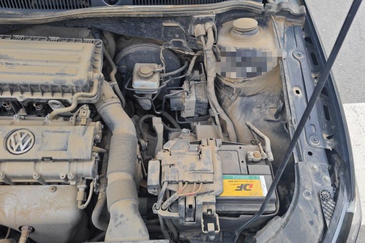Used Volkswagen Bora 2013 1.6L Manual Fashion Edition Engine Bay Left
