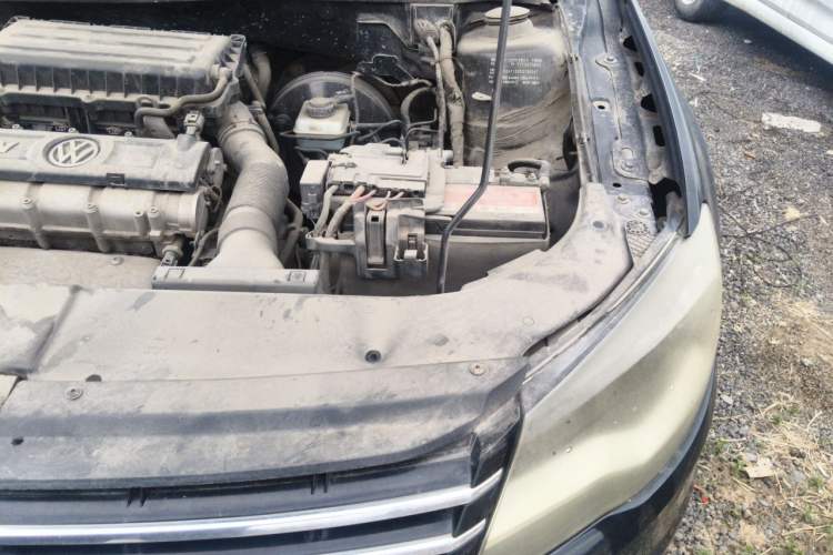 Used Volkswagen Bora 2013 1.6L Manual Fashion Edition Engine Bay Left