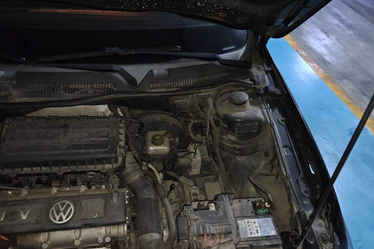 Used Volkswagen Bora 2013 1.6L Automatic Fashion Model Engine Bay Left