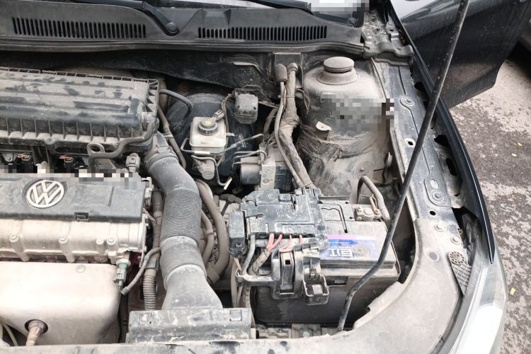 Used Volkswagen Bora 2013 1.6L Automatic Fashion Model Engine Bay Left