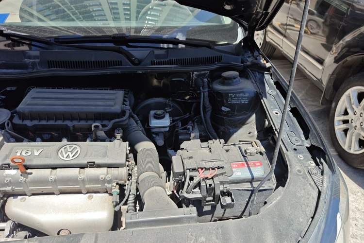 Used Volkswagen Bora 2013 1.6L Manual Comfort Model Engine Bay Left
