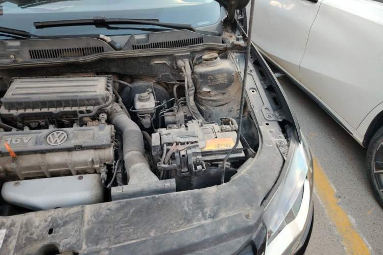 Used Volkswagen Bora 2013 1.6L Automatic Fashion Model Engine Bay Left