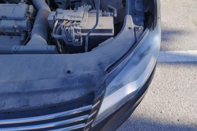 Used Volkswagen Bora 2013 1.6L Automatic Fashion Model Engine Bay Left