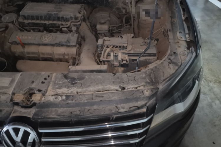 Used Volkswagen Bora 2013 1.6L Manual Comfort Model Engine Bay Left