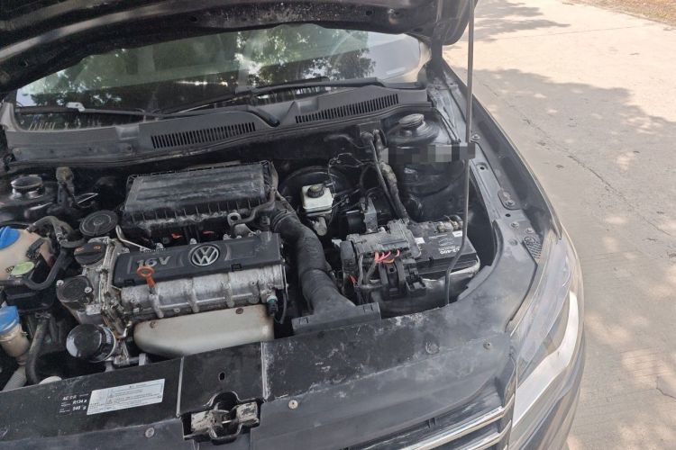 Used Volkswagen Bora 2013 1.6L Manual Fashion Edition Engine Bay Left
